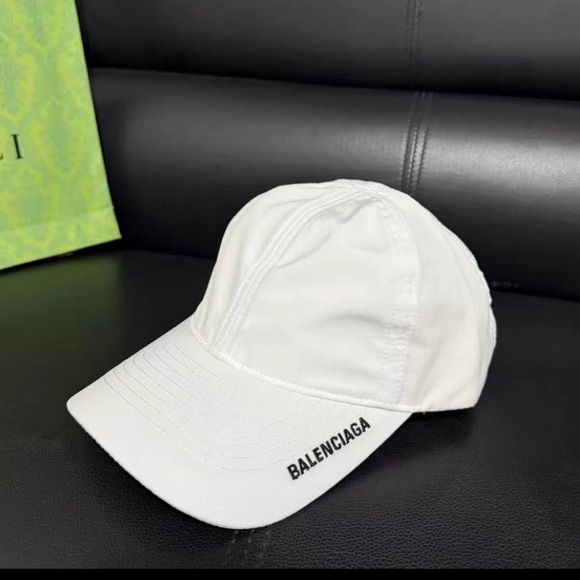 Balenciaga White Cap - Picture 1 of 2